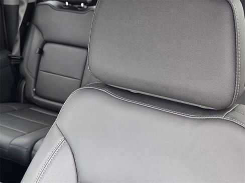 Used 2025 GMC Sierra 1500 Elevation w/ Elevation Premium Package image 15