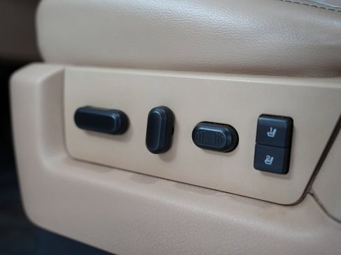 Used 2014 Ford F150 Lariat w/ Lariat Chrome Package image 45