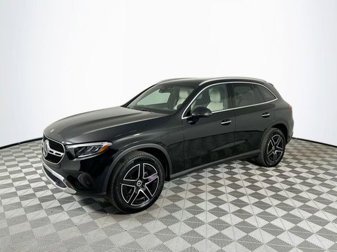Used 2026 Mercedes-Benz GLC 300 4MATIC image 3