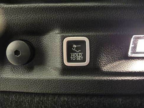 Used 2024 Jeep Grand Cherokee L Summit w/ High Altitude Package image 33