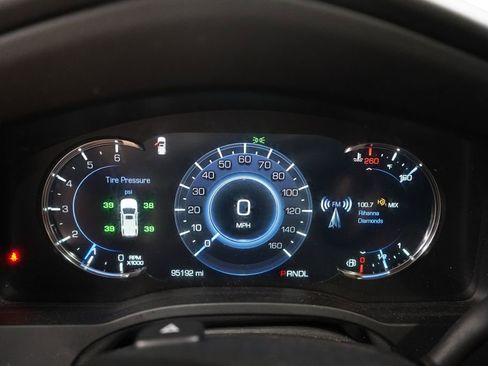 Used 2020 Cadillac Escalade Premium Luxury RWD image 36