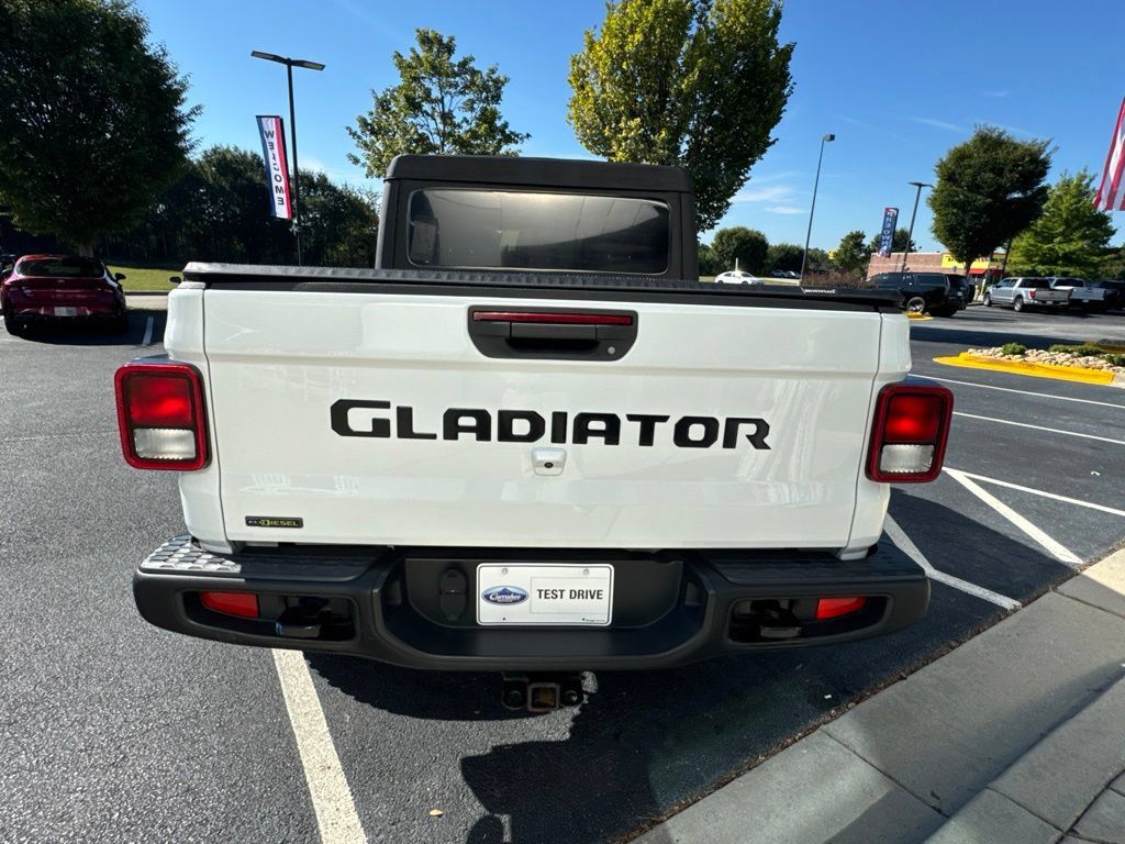 Used 2021 Jeep Gladiator Rubicon w/ Trailer Tow Package AWD/4WD image 8
