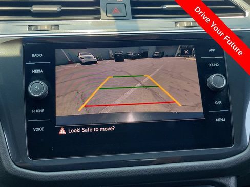 Used 2021 Volkswagen Tiguan SE R-Line AWD/4WD image 10