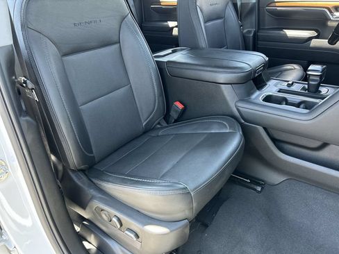 Used 2023 GMC Sierra 1500 Denali w/ Technology Package AWD/4WD image 27