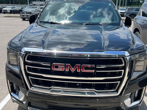 Used 2024 GMC Yukon SLT w/ SLT Luxury Package RWD image 3
