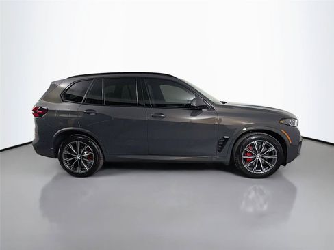 New 2026 BMW X5 xDrive40i w/ M Sport Package AWD/4WD image 4