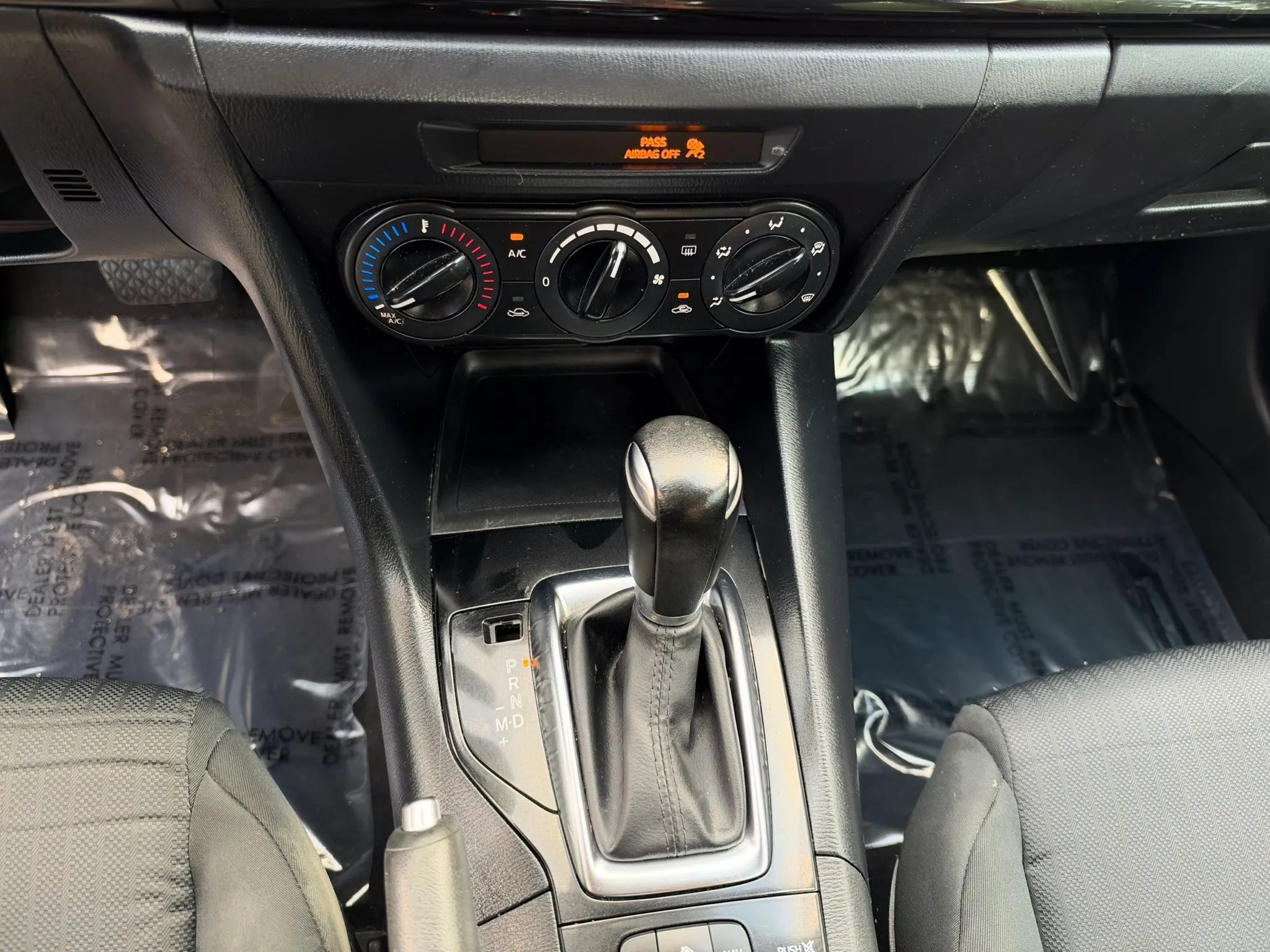 Used 2015 MAZDA MAZDA3 i Sport FWD image 16