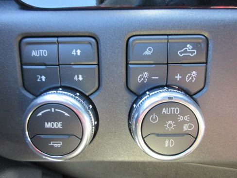 New 2026 GMC Sierra 1500 SLT w/ SLT Premium Plus Package image 18