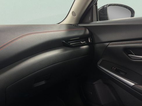 Used 2025 Nissan Sentra SR w/ SR Premium Package FWD image 31