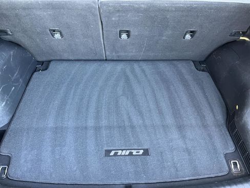 Used 2022 Kia Niro LXS image 13