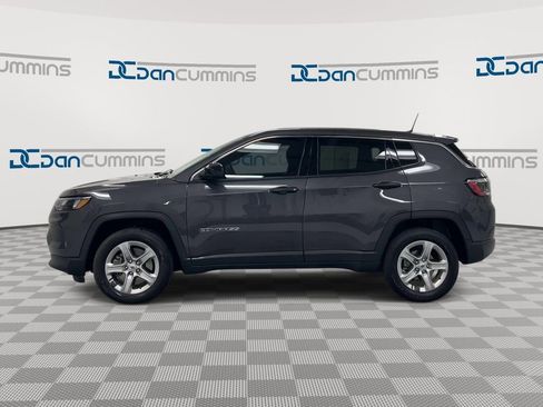 Used 2024 Jeep Compass Sport AWD/4WD image 5