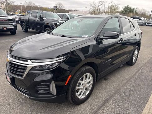 Used 2023 Chevrolet Equinox LT AWD/4WD image 3