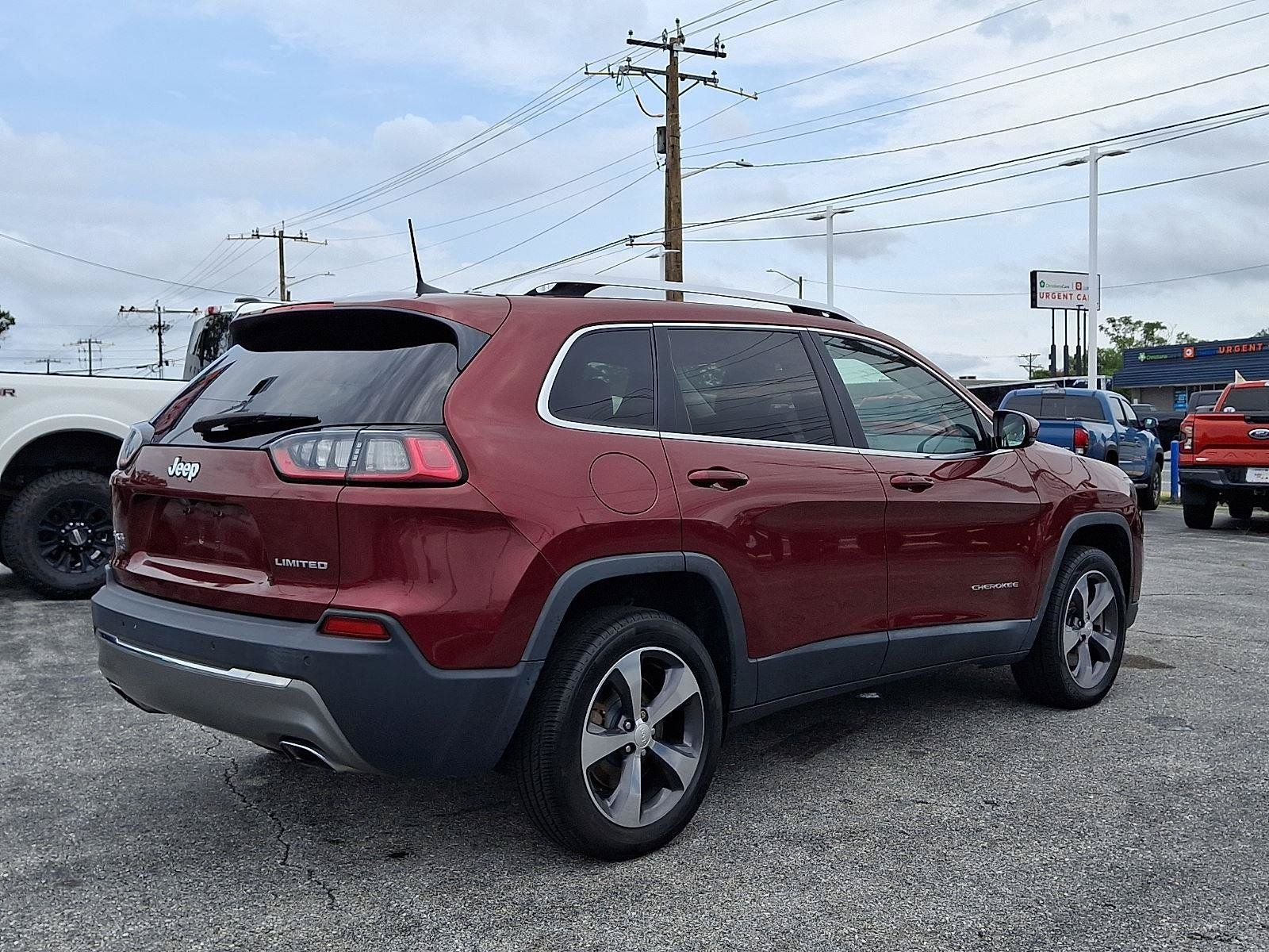 Used 2019 Jeep Cherokee Limited AWD/4WD image 7
