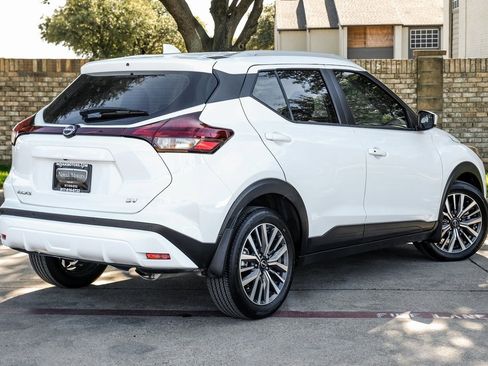 Used 2024 Nissan Kicks SV image 15