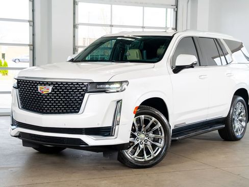 Used 2021 Cadillac Escalade Premium Luxury AWD/4WD image 2