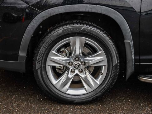 Used 2019 Toyota Highlander Limited image 12