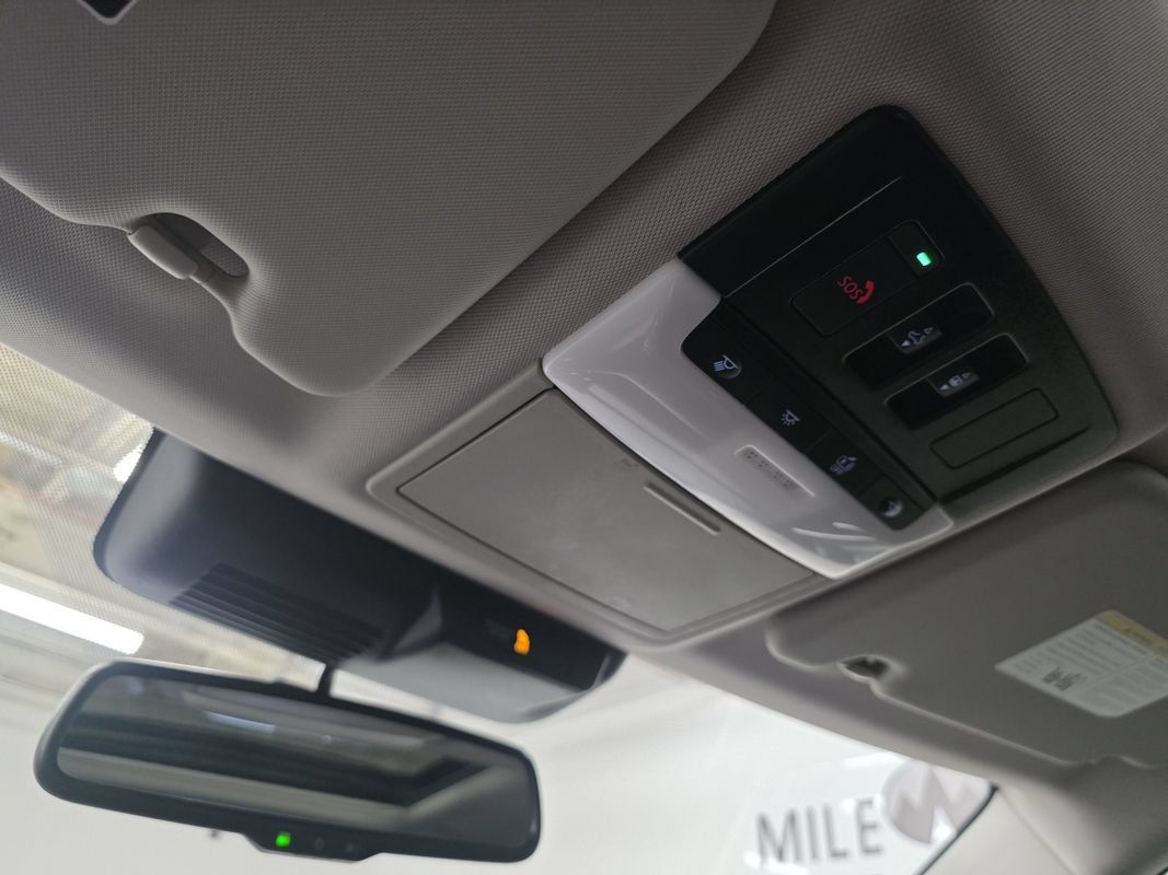 Used 2024 Mitsubishi Outlander AWD image 41
