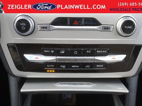 Used 2023 Ford Explorer 4WD image 21