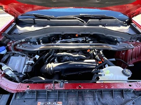 Used 2025 Ford Explorer ST-Line w/ Premium Package image 9