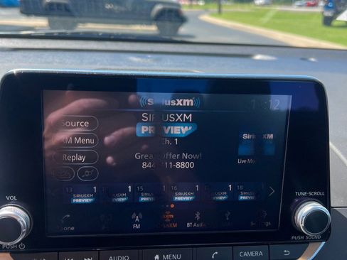 Used 2024 Nissan Altima 2.5 SV FWD image 29