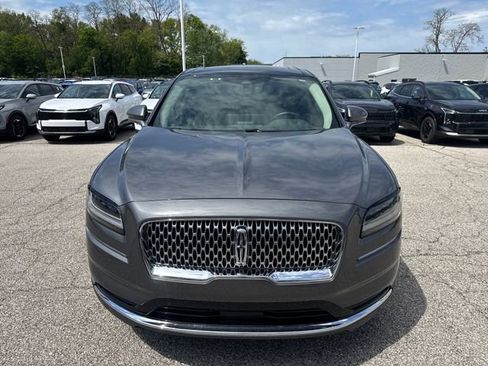 Used 2022 Lincoln Nautilus Reserve AWD/4WD image 2
