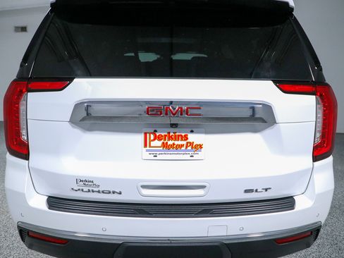 Used 2023 GMC Yukon XL SLT AWD/4WD image 8