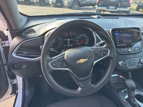 Used 2024 Chevrolet Malibu LT image 13
