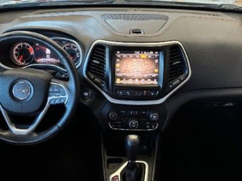 Used 2017 Jeep Cherokee Limited w/ Technology Group image 27