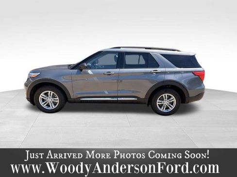 Used 2023 Ford Explorer XLT w/ Equipment Group 202A AWD/4WD image 3