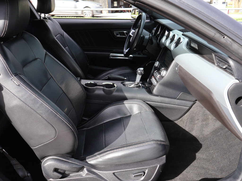 Used 2017 Ford Mustang GT Premium w/ Black Accent Package RWD image 12