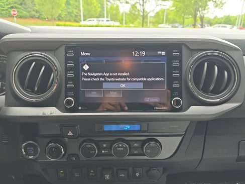 Used 2021 Toyota Tacoma TRD Sport w/ Technology Package AWD/4WD image 21
