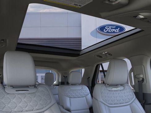 New 2026 Ford Explorer Platinum w/ LUX Leather Package AWD/4WD image 25
