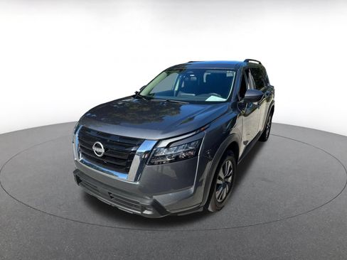 Used 2025 Nissan Pathfinder SV AWD/4WD image 9