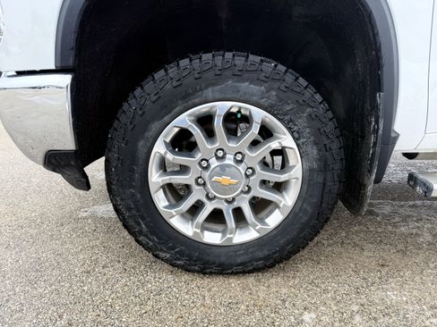 Used 2025 Chevrolet Silverado 2500 LTZ w/ LTZ Premium Package image 11