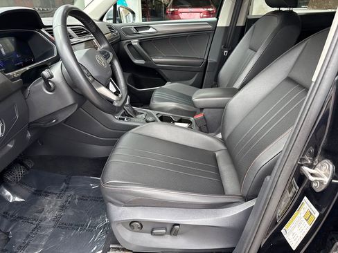 Used 2024 Volkswagen Tiguan SE AWD/4WD image 9