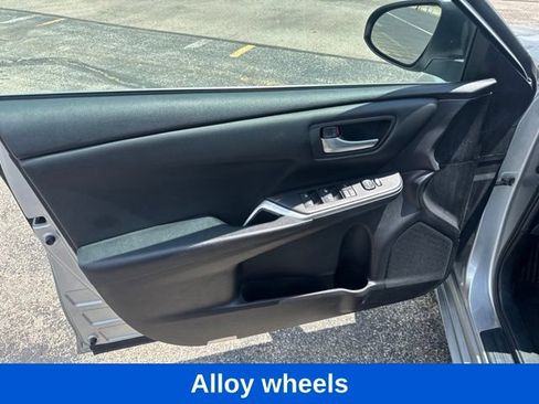 Used 2015 Toyota Camry SE FWD image 10