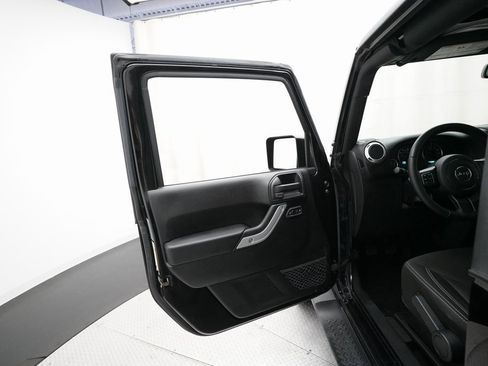 Used 2017 Jeep Wrangler Sahara w/ Connectivity Group image 25