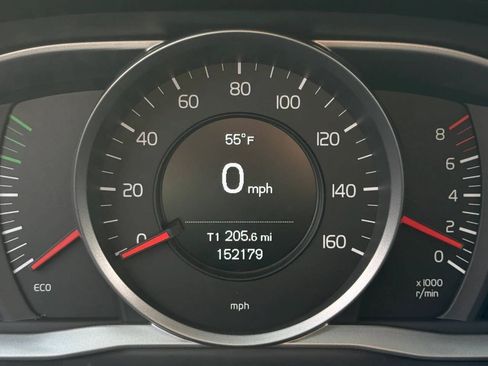 Used 2016 Volvo XC60 T5 w/ Proximity Package FWD image 24