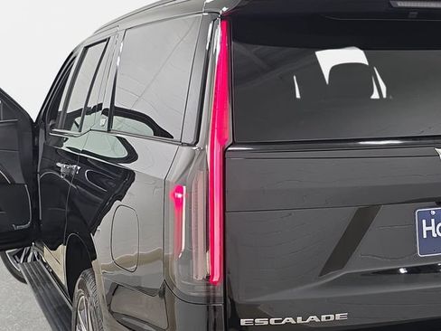 Used 2023 Cadillac Escalade Sport w/ Touring Package AWD/4WD image 34