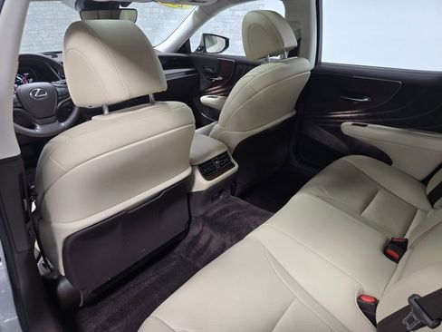 Used 2019 Lexus LS 500 image 35