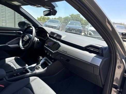Used 2025 Audi Q3 2.0T Premium w/ Convenience Package AWD/4WD image 16