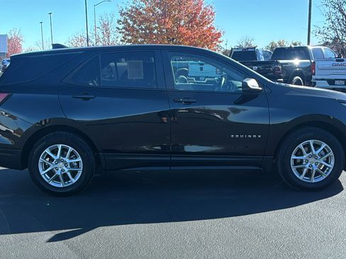 Used 2024 Chevrolet Equinox LS w/ LS Convenience Package image 2
