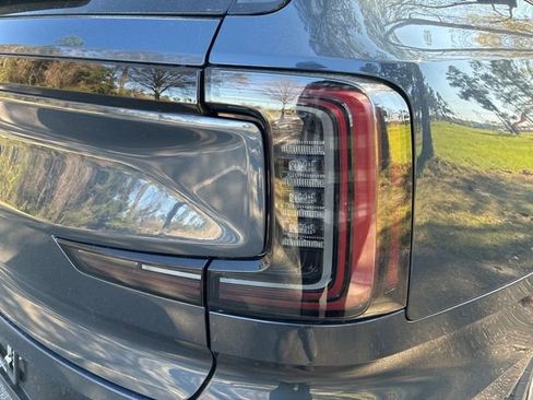 New 2025 Volvo EX90 Ultra image 15