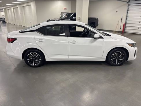 Used 2024 Nissan Sentra SV FWD image 8