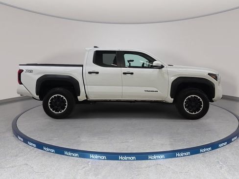 Certified 2024 Toyota Tacoma TRD Off-Road AWD/4WD image 4