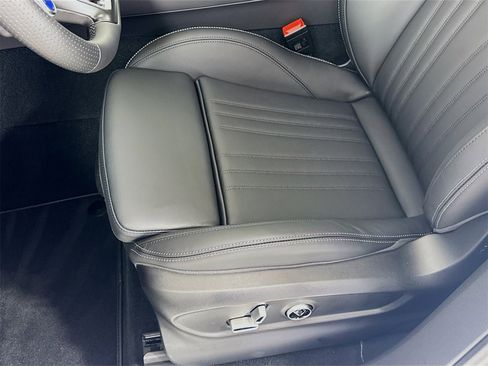 New 2025 Maserati Grecale GT image 19