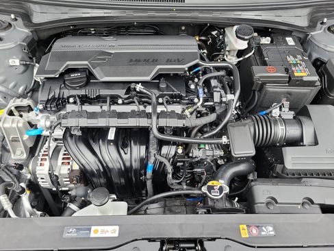 Certified 2025 Hyundai Elantra Sport FWD image 30