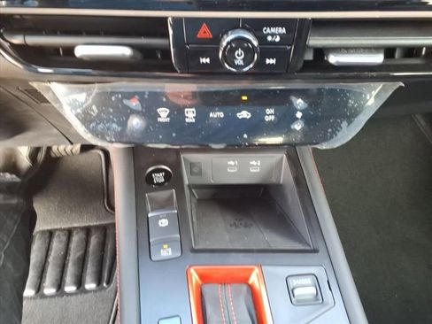 Used 2025 Nissan Kicks SR image 12