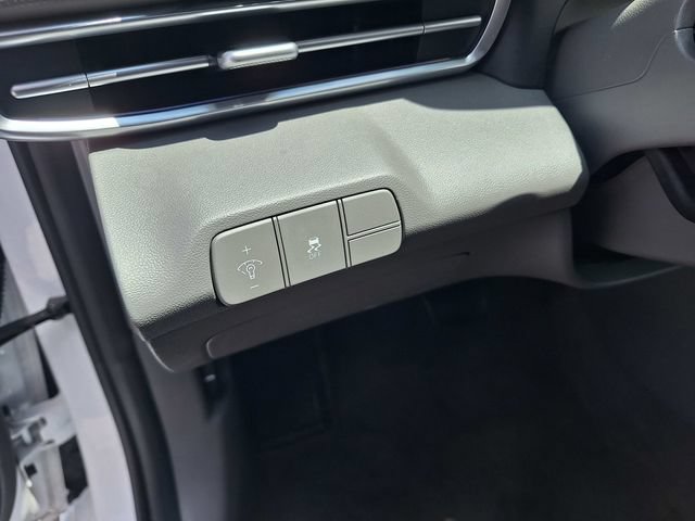 Used 2025 Hyundai Elantra SEL FWD image 47