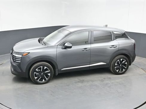Used 2025 Nissan Kicks SV AWD/4WD image 32